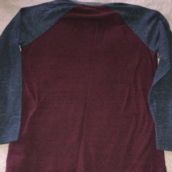 Boy’s Old Navy long sleeve tee - Picture 3 of 3